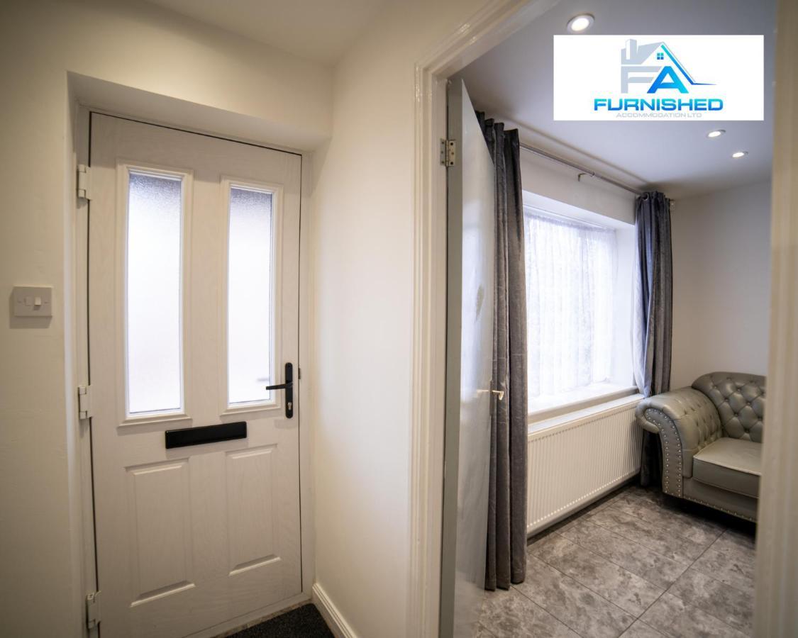 Furnished - Family - Free Parking Apartment Liverpool